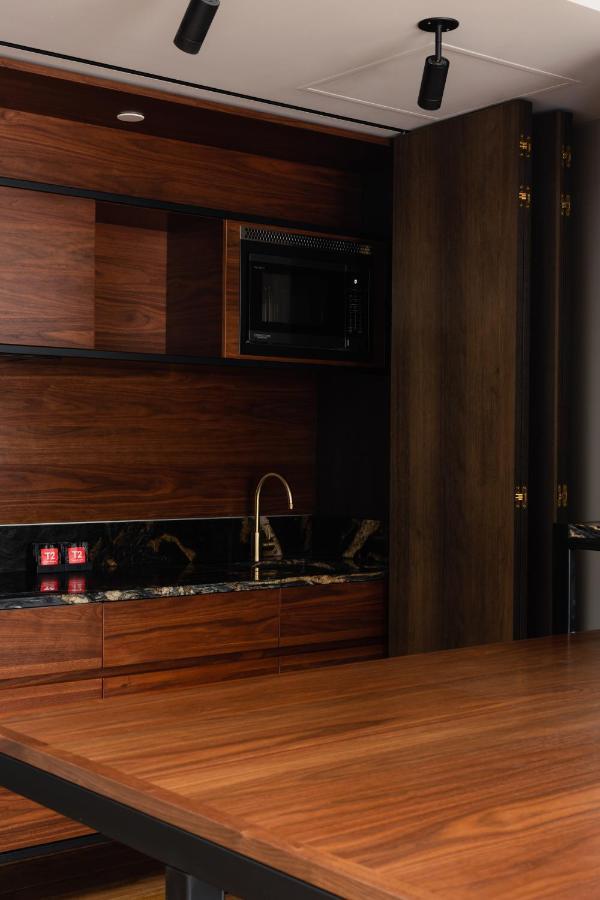 Ebb-דנידין מראה חיצוני תמונה A kitchen in a private home